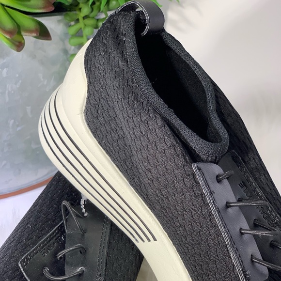 Kendall + Kylie North Sneakers in Black